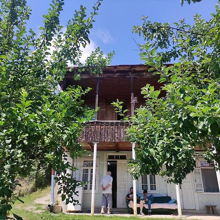Racha Chogovadze'S Guest House 암브롤라우리 외부 사진